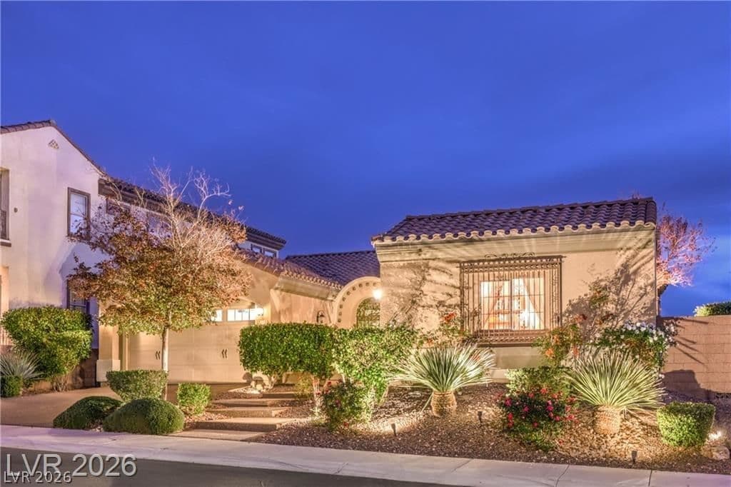 2385 Luberon Drive photo 2