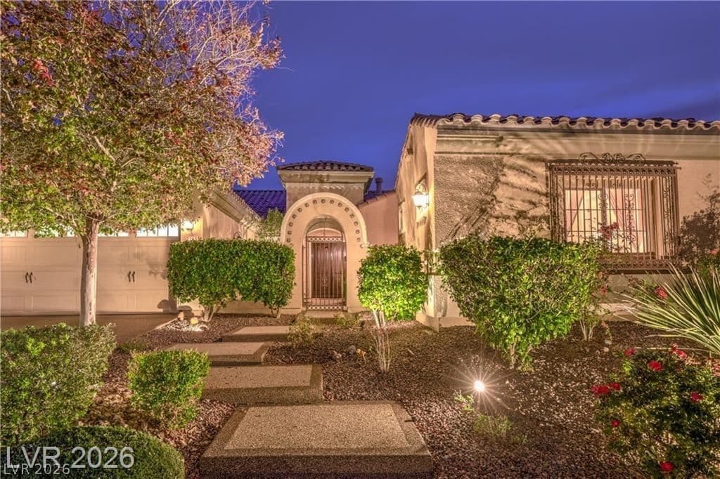 2385 Luberon Drive photo 4