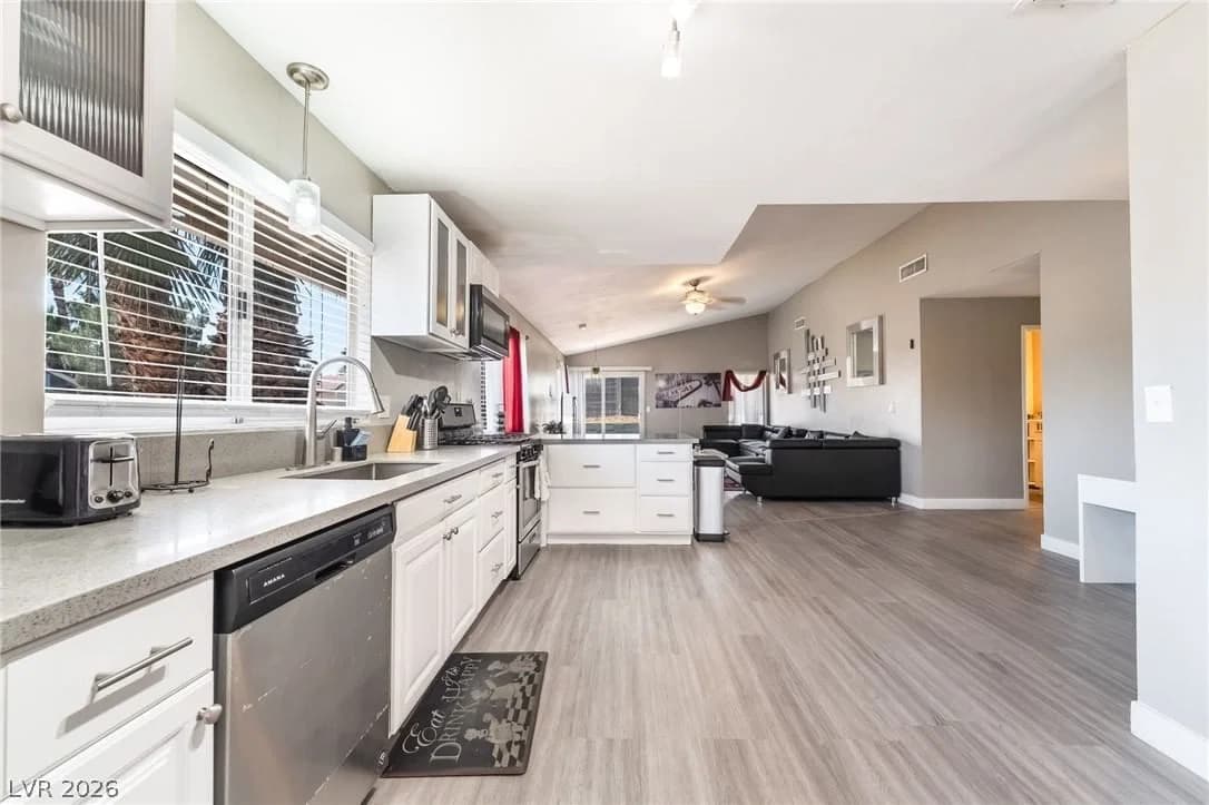 3111 Belvedere Drive photo 4