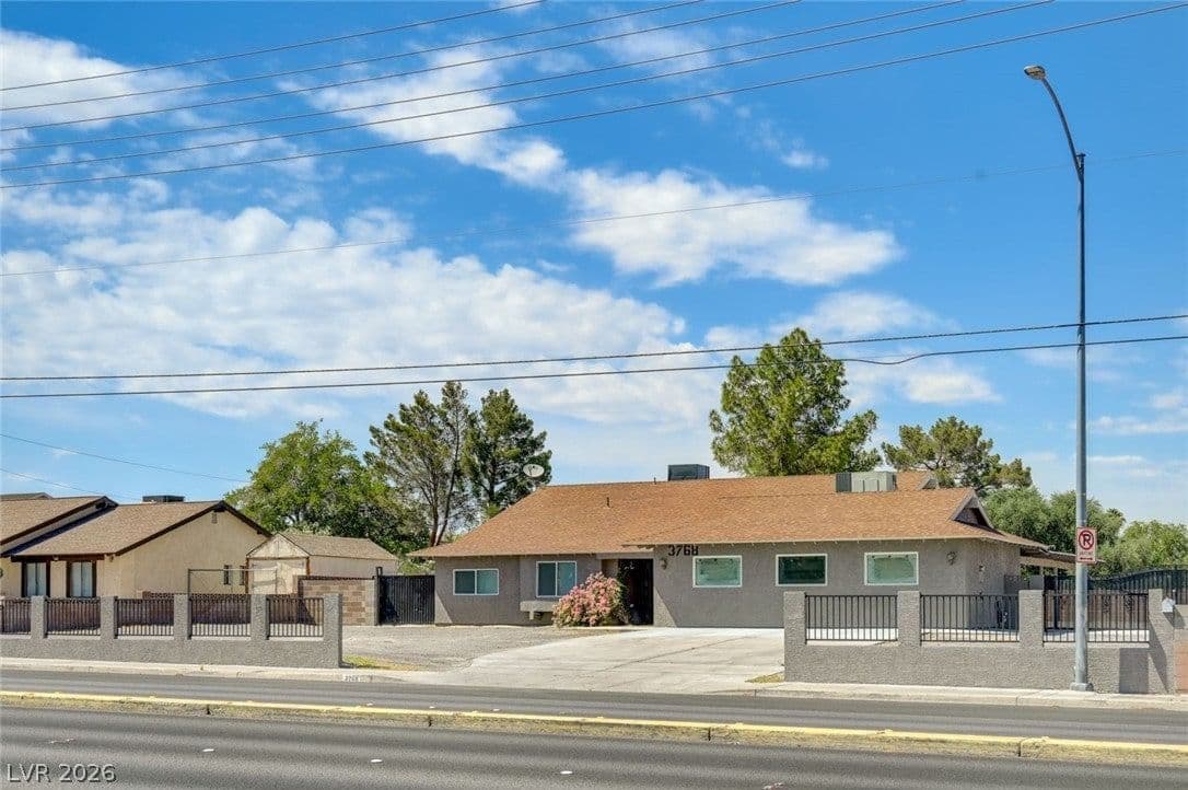 3768 Russell Road photo 3