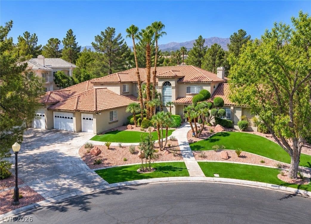 7 Larkside Court