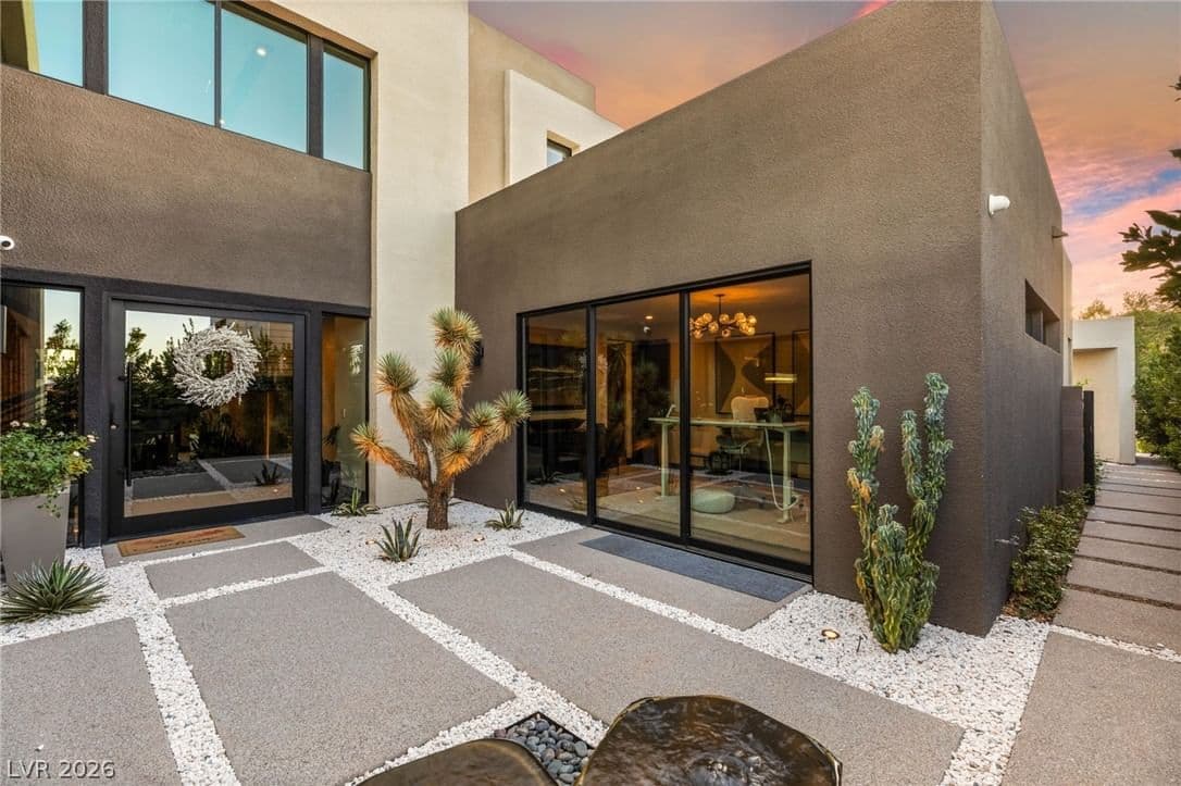 12 Desert Lake Lane photo 3