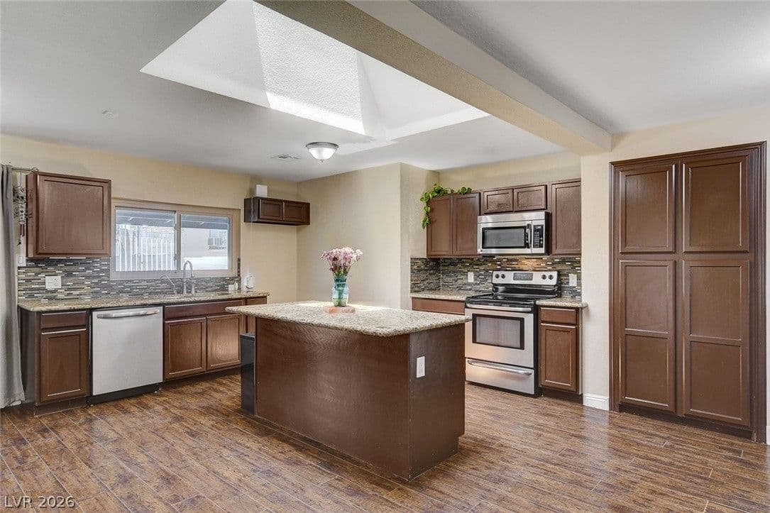 672 8th Street photo 2