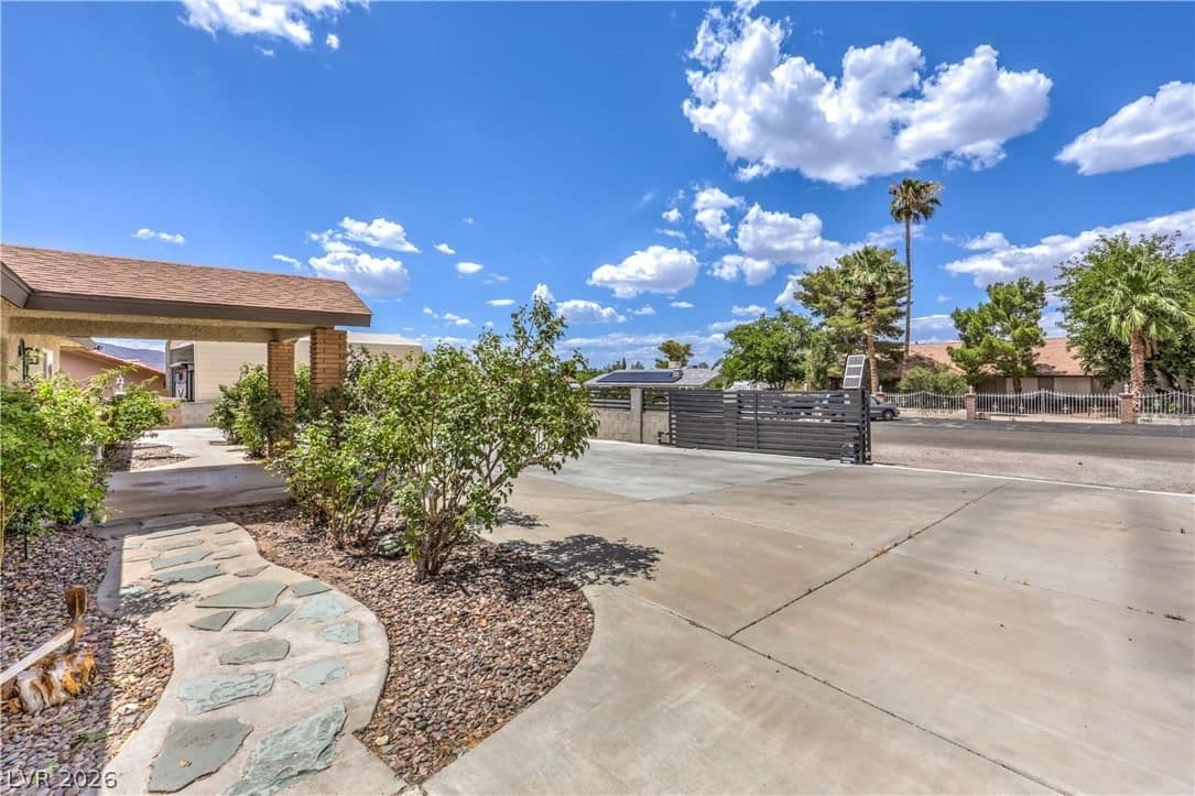 1591 Palomino Drive photo 4