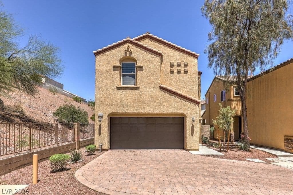 1556 Otero Valley Court photo 2