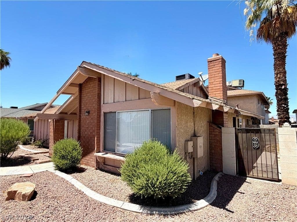 2894 Karen Avenue photo 3