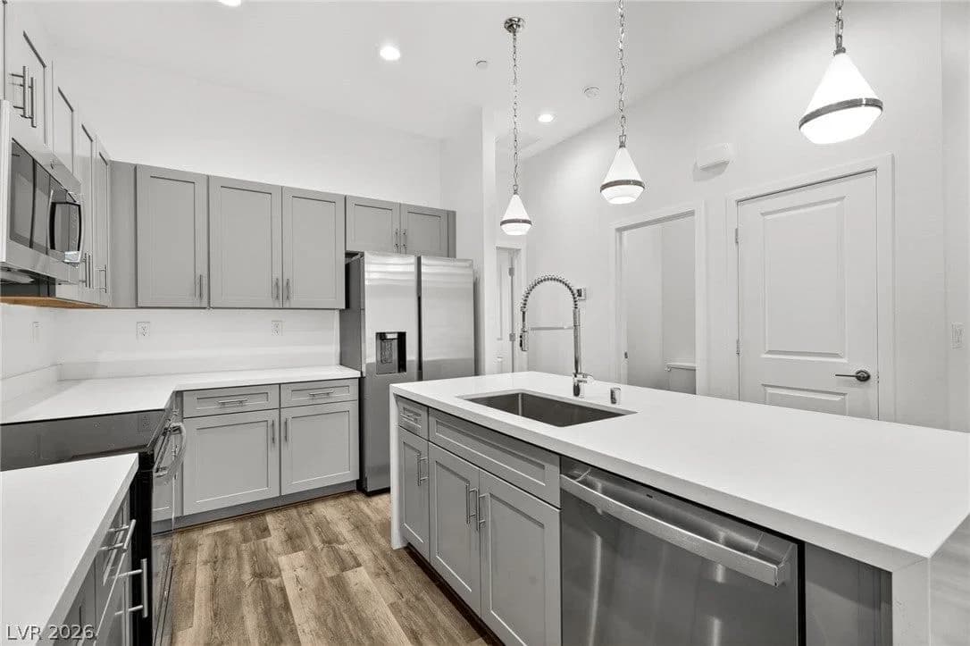 11469 Vibrant Heights Drive photo 4