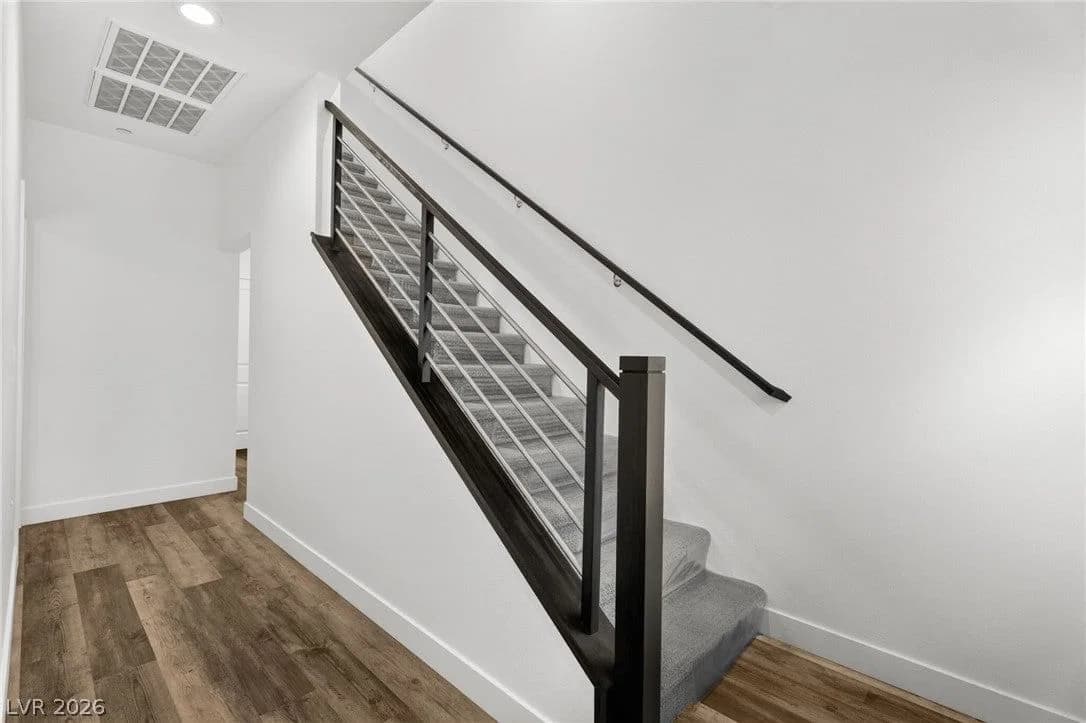 11469 Vibrant Heights Drive photo 2