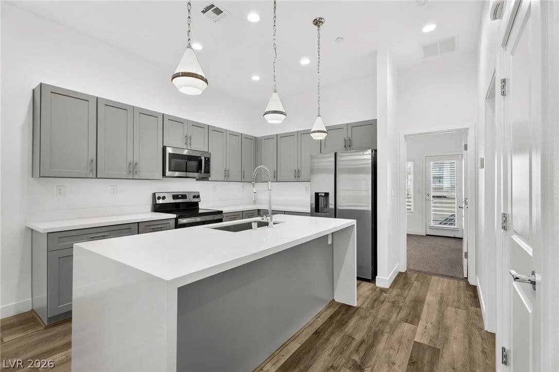 11469 Vibrant Heights Drive photo 3