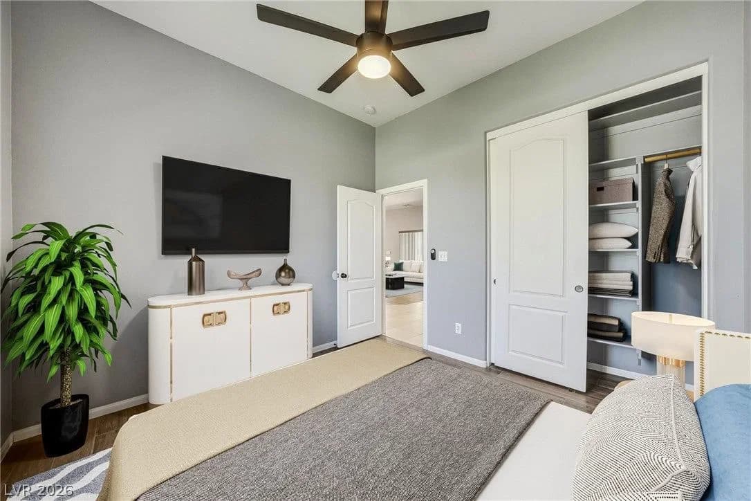 880 Benson Circle photo 4