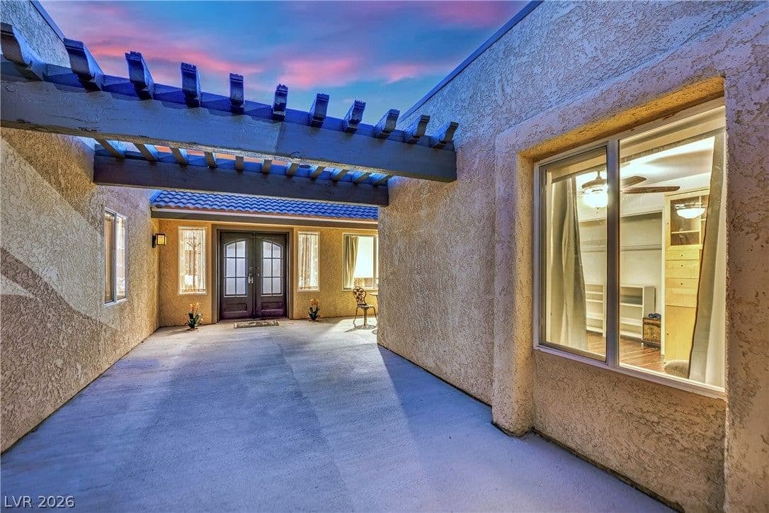 1027 Sidehill Way photo 3