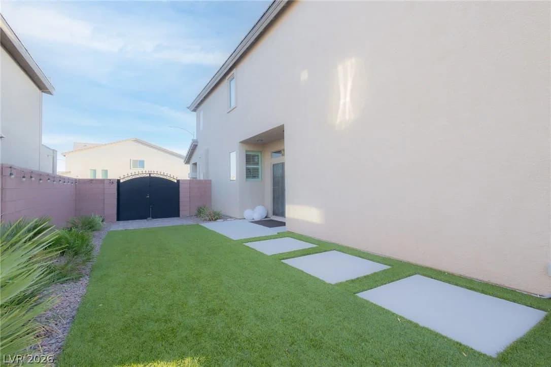 6844 Vista Roma Avenue photo 3