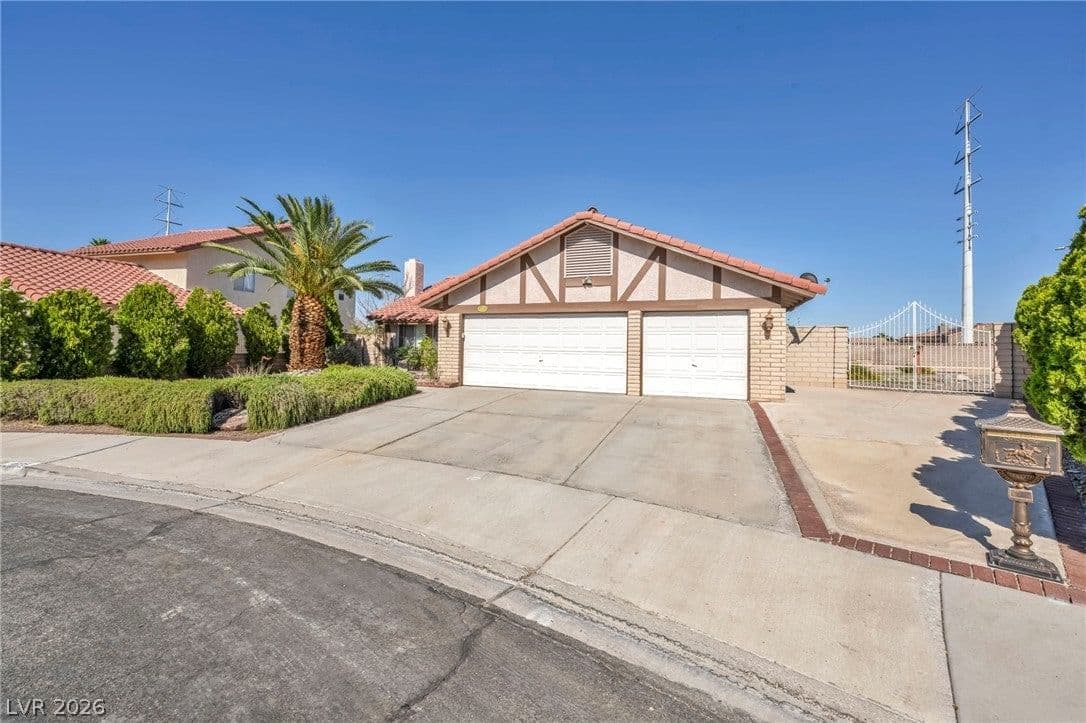 1605 Brocado Lane photo 2