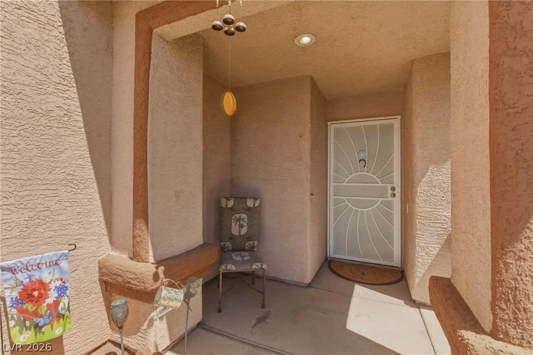 104 Zenith Point Avenue photo 4