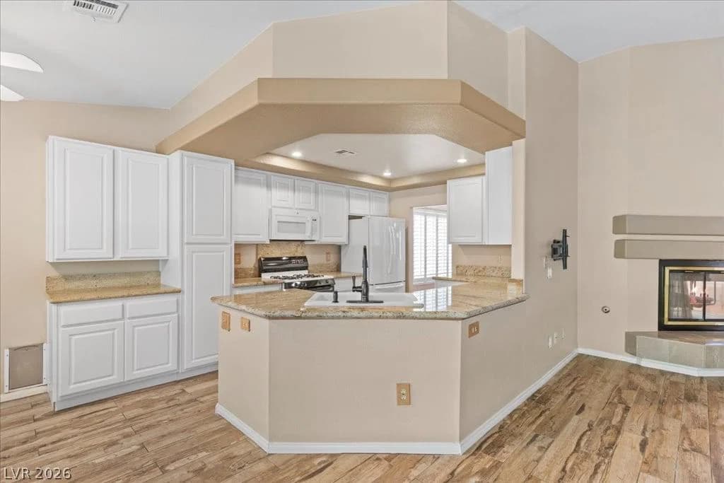 8245 Aqua Spray Avenue photo 2