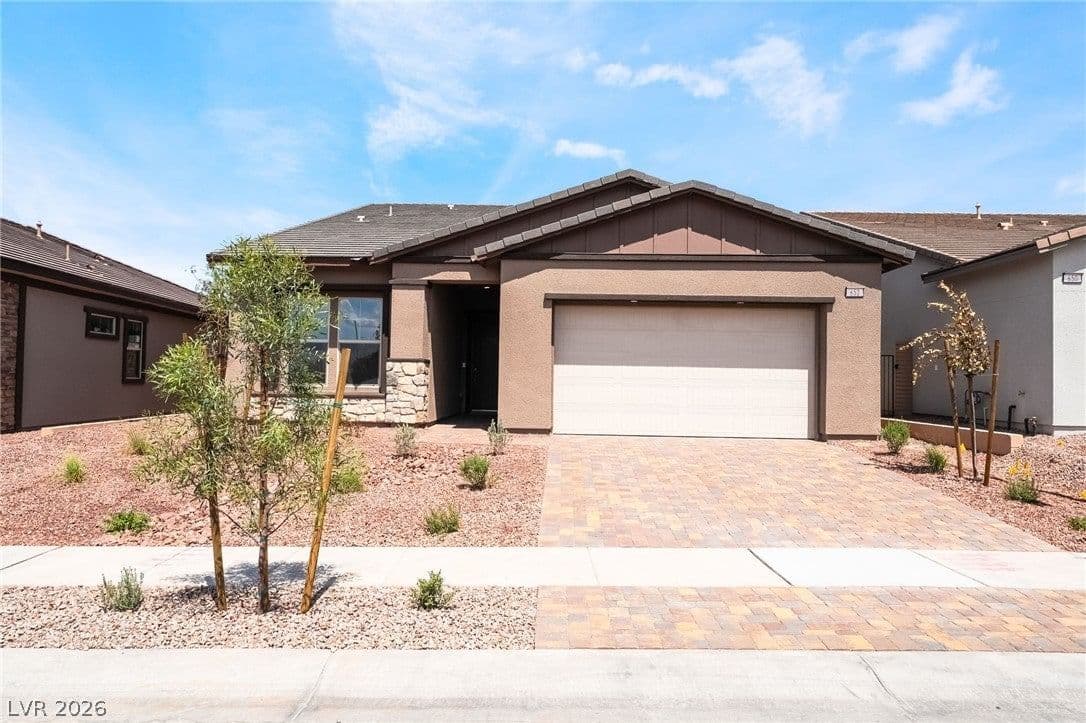 652 Ambridge Drive photo 3
