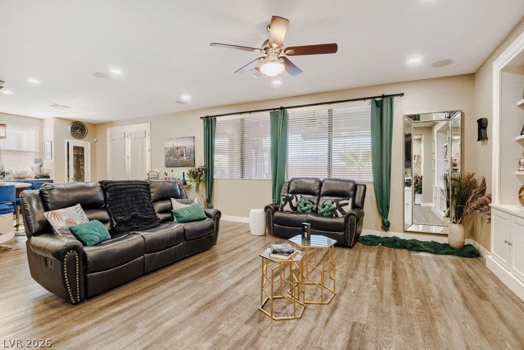 4336 Desert Haven Avenue photo 5
