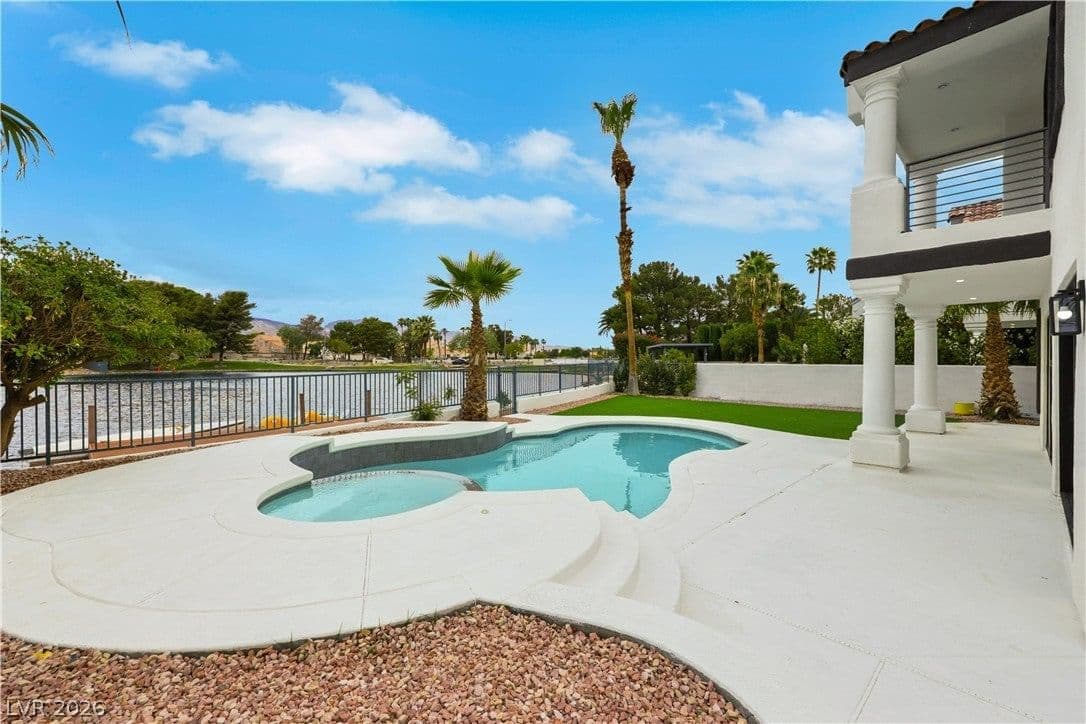 2589 Sun Reef Road photo 4
