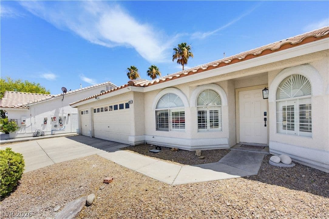 825 Royal Moon Avenue photo 5