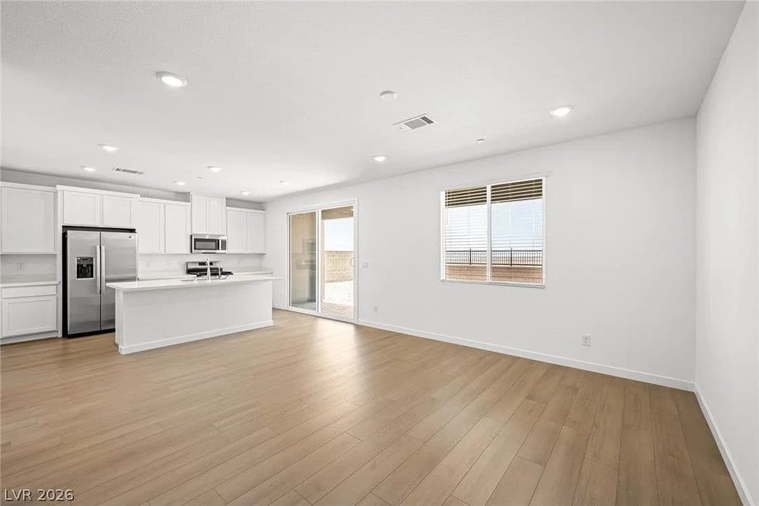 1518 Capri Cascades Court photo 5