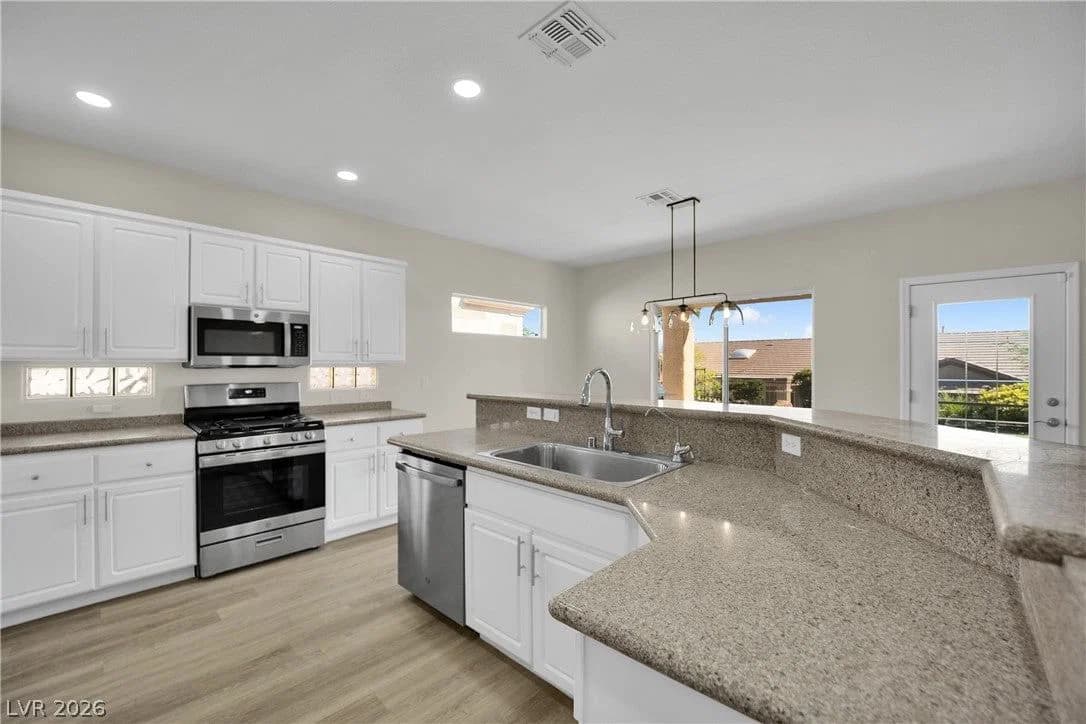 2847 Forest Grove Drive photo 4