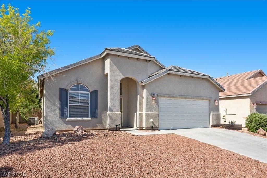 2926 Steppingstone Court photo 2