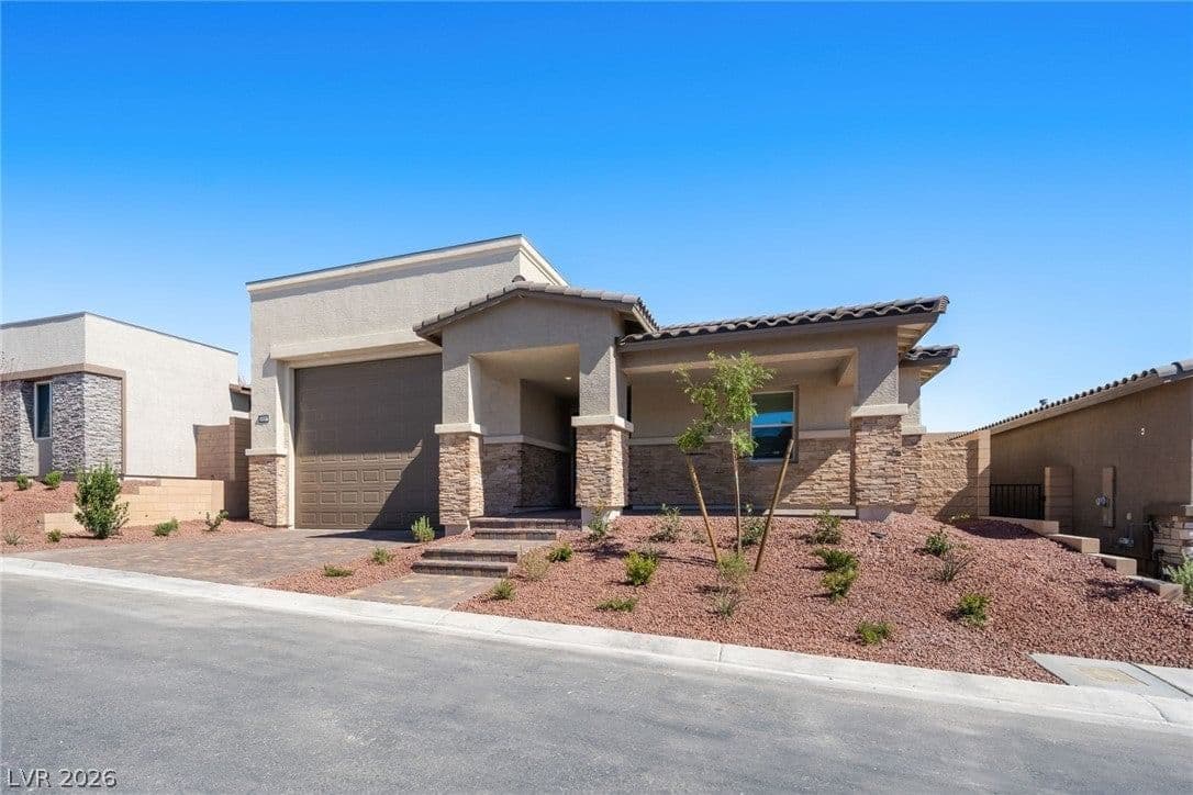 10910 Lewis Pointe Avenue photo 2
