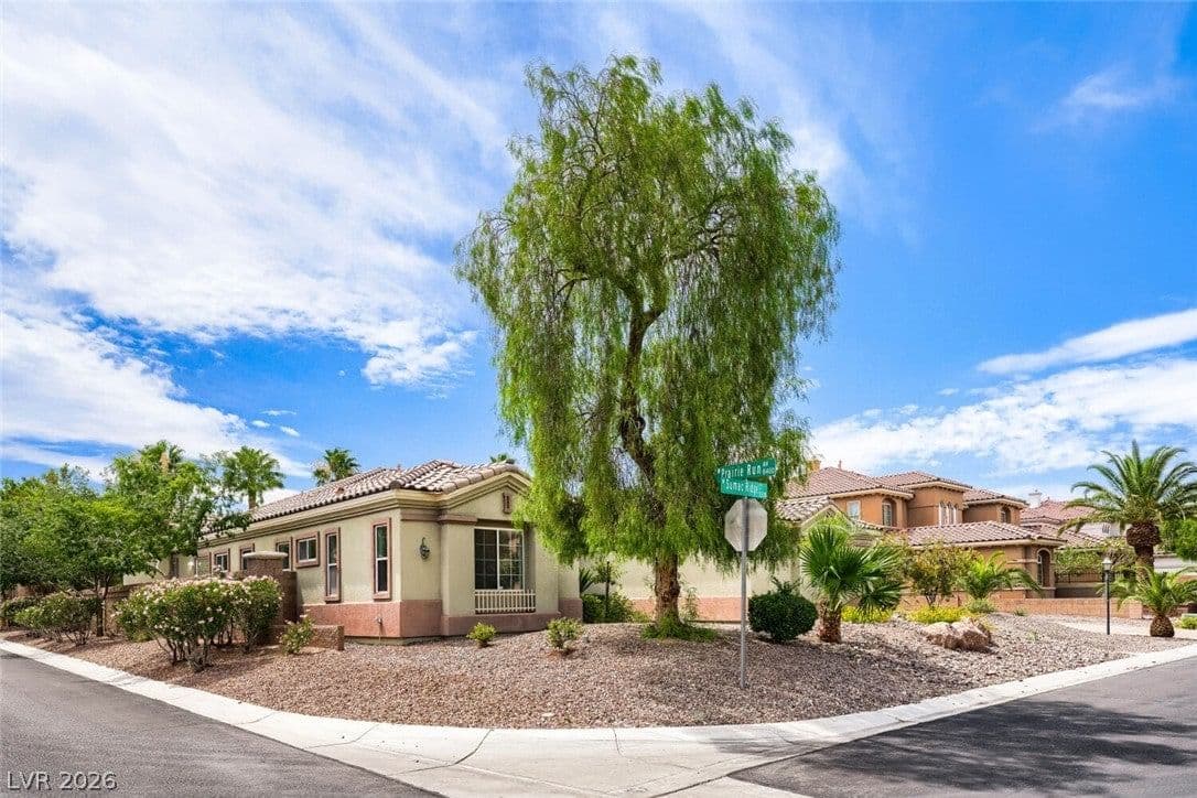 5533 Sumac Ridge Court photo 4