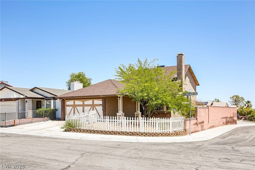 613 Thrush Drive photo 4