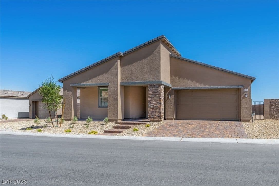 1468 Bianca Falls Drive photo 2