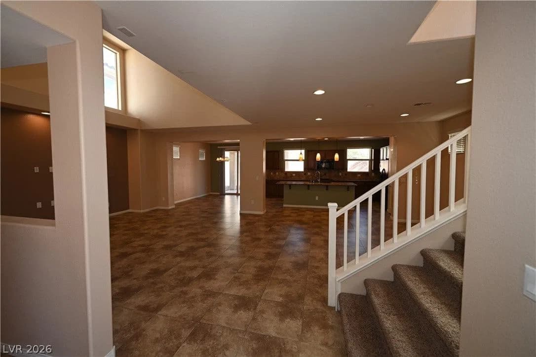 6190 PISAN Lane photo 2