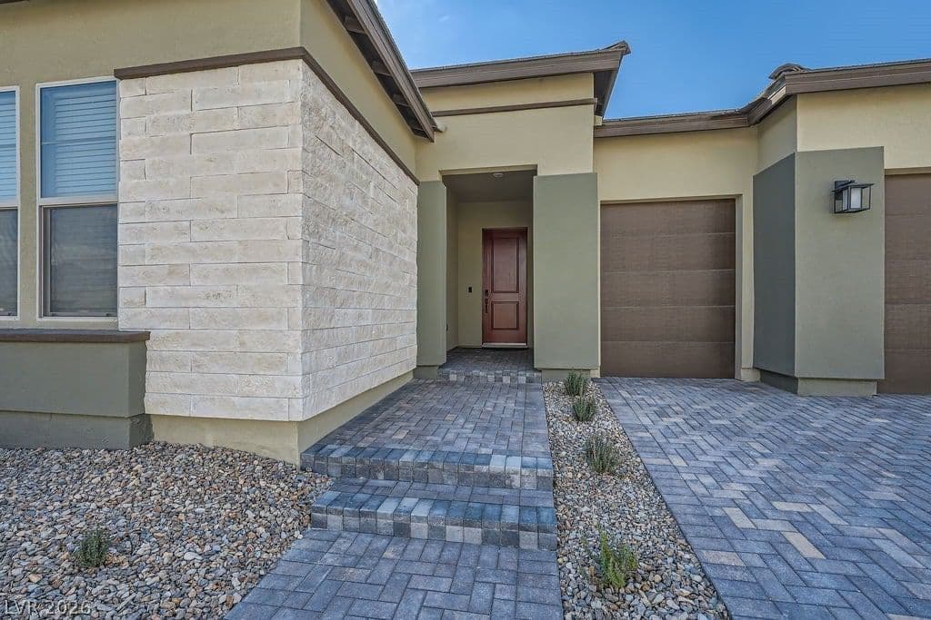 10049 Auburn Rose Avenue photo 3