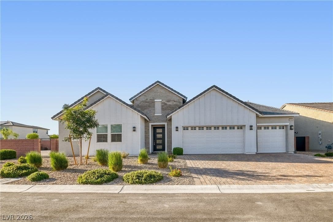 5738 Golden Chase Court photo 2