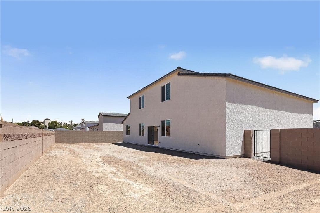 347 Sam Way photo 5