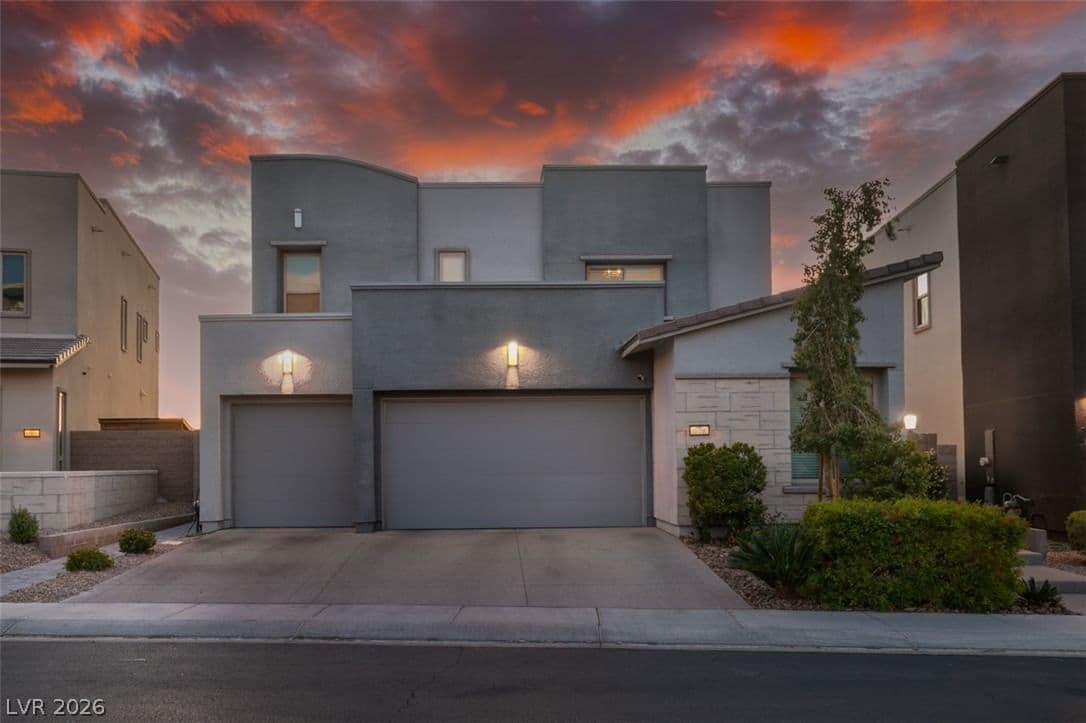 779 Glowing Horizon Street