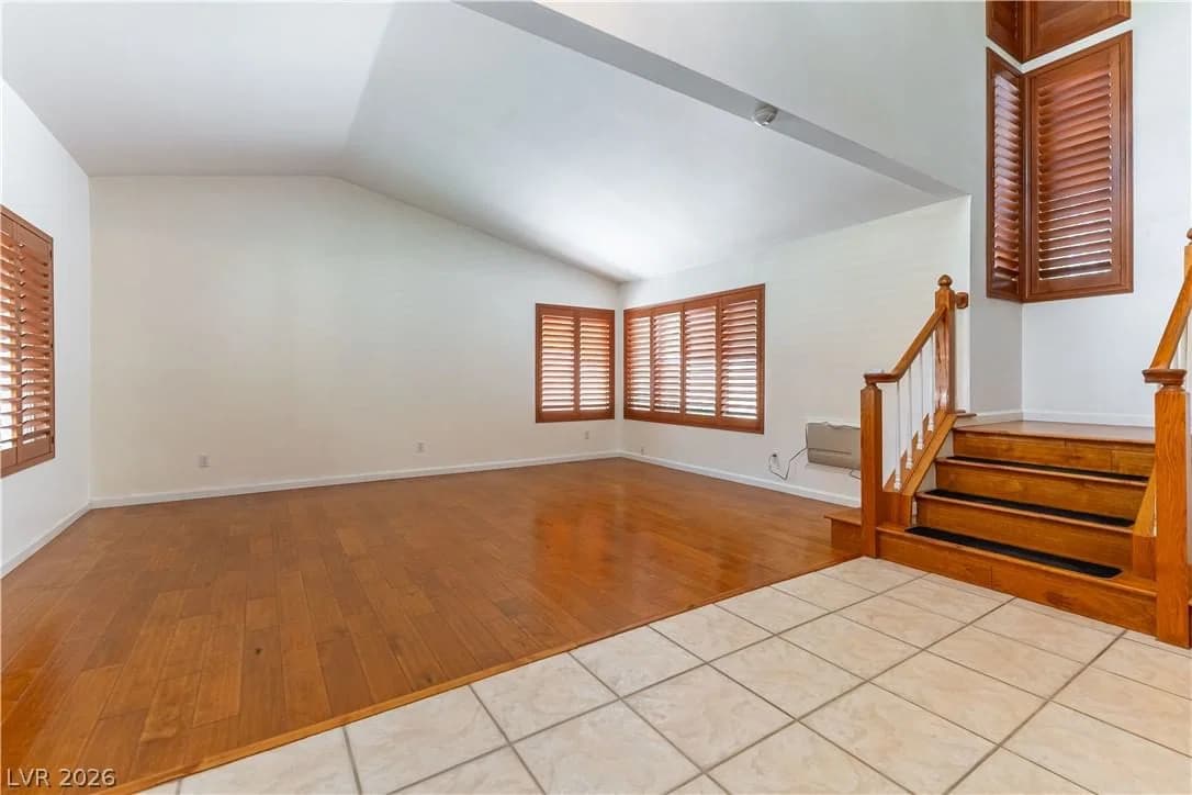 1020 Grey Hollow Avenue photo 5