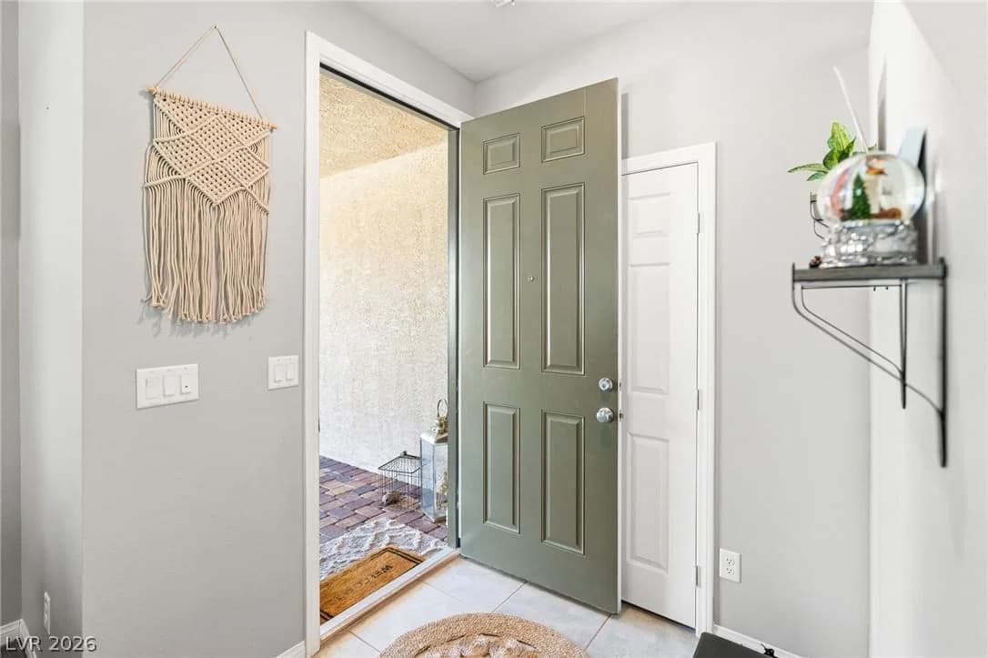 3221 Pergusa Drive photo 3