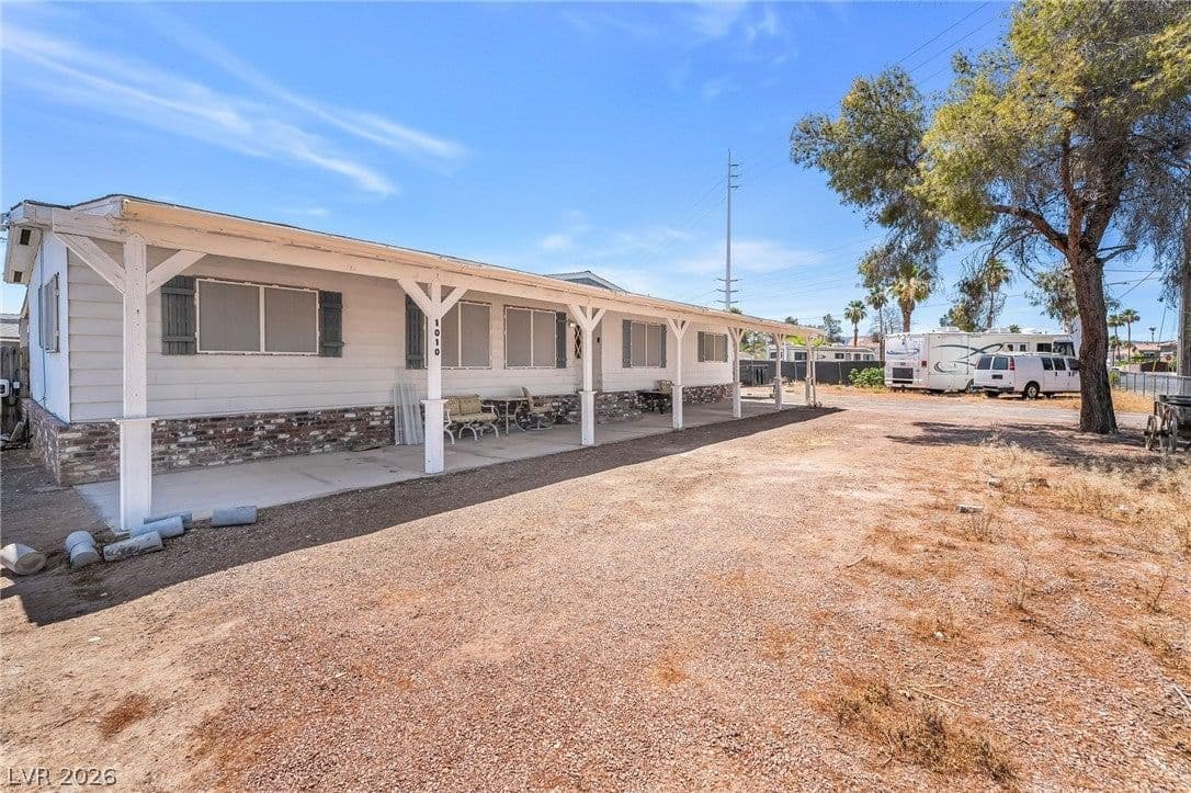 1010 Caballo BLVD photo 3