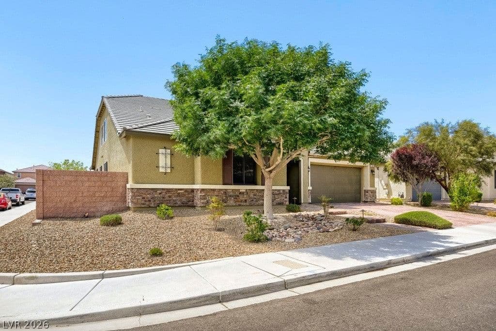 5665 Silver Cascade Avenue photo 3