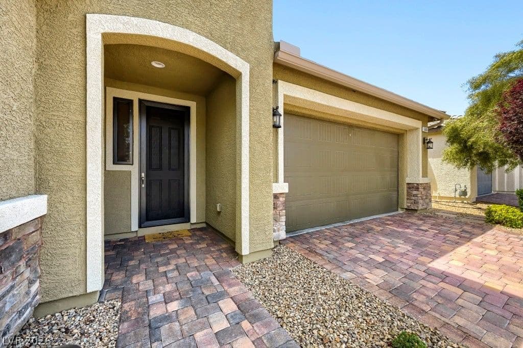 5665 Silver Cascade Avenue photo 5