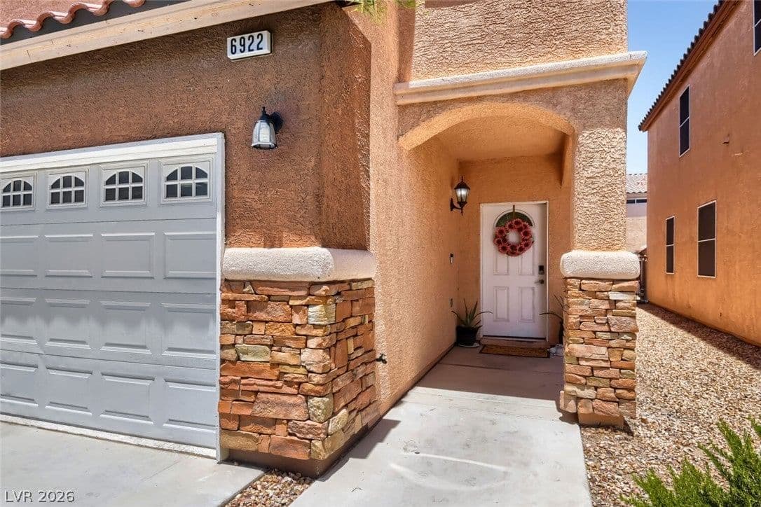 6922 Majestic Palm Drive photo 2