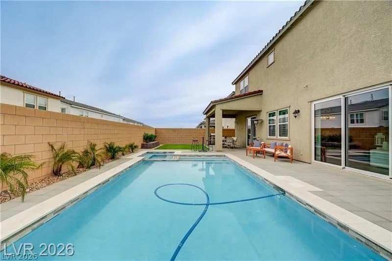 10226 Bismarck Palms Avenue photo 2