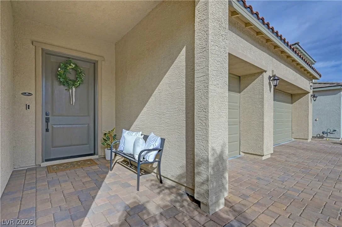 10226 Bismarck Palms Avenue photo 4