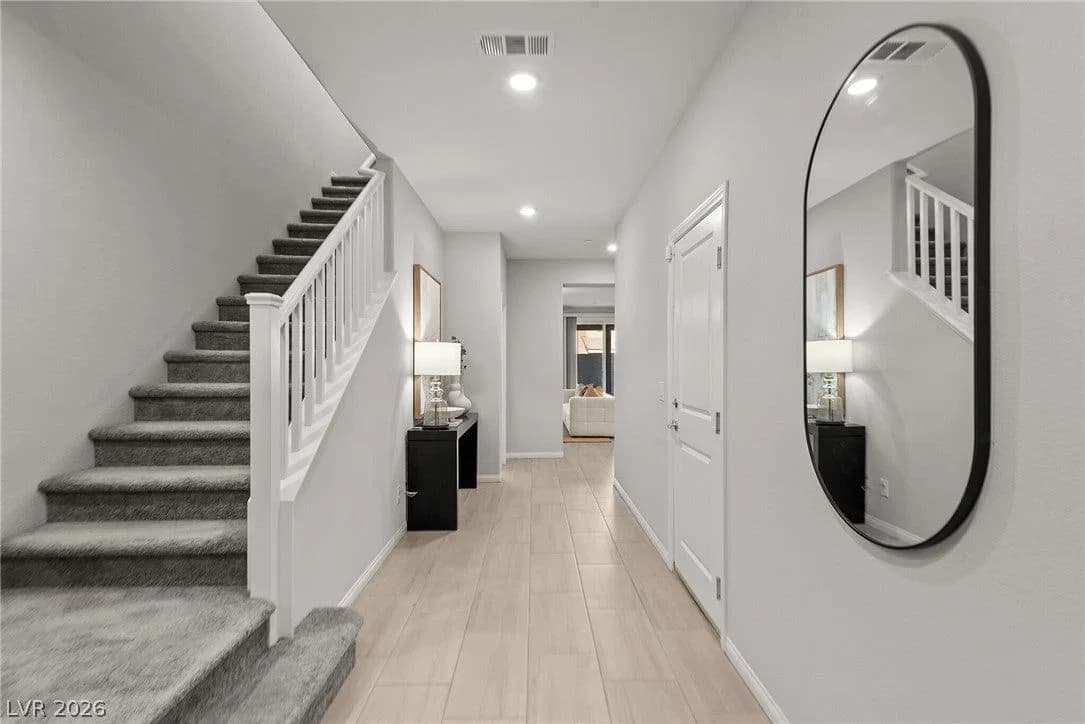 372 Soubrette Court photo 2