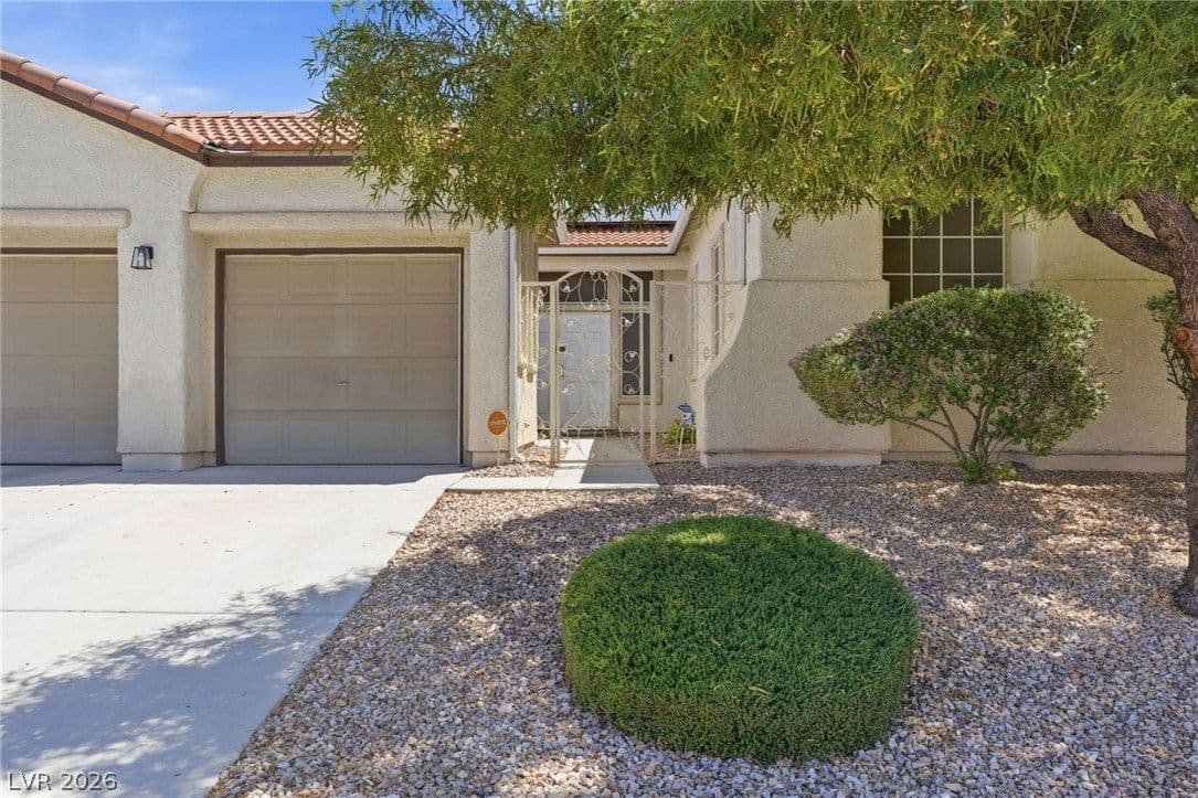 6524 Black Oaks Street photo 4