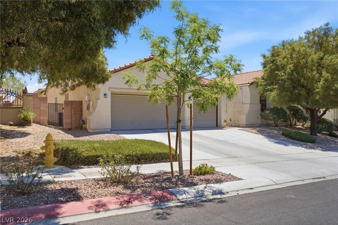6524 Black Oaks Street photo 2