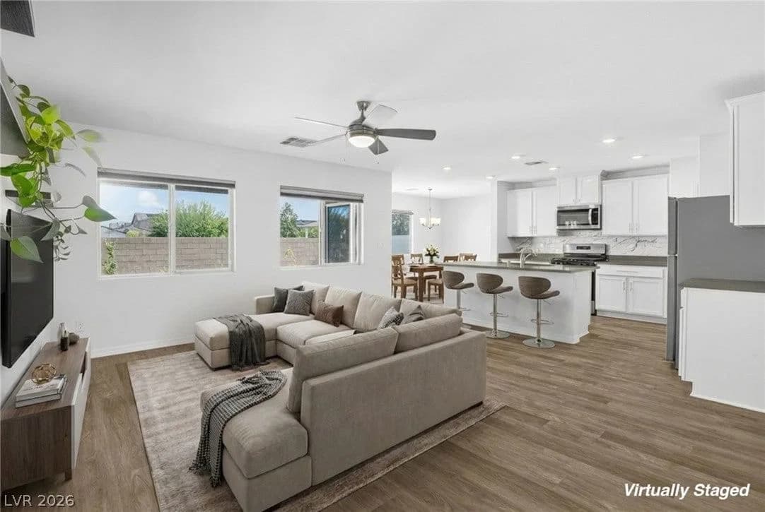 1586 Gold Sunset Avenue photo 5