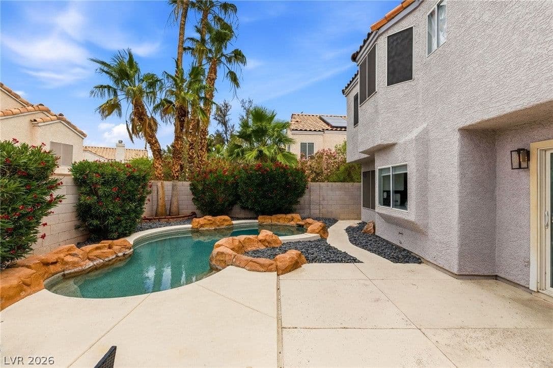 79 Sea Holly Way photo 2