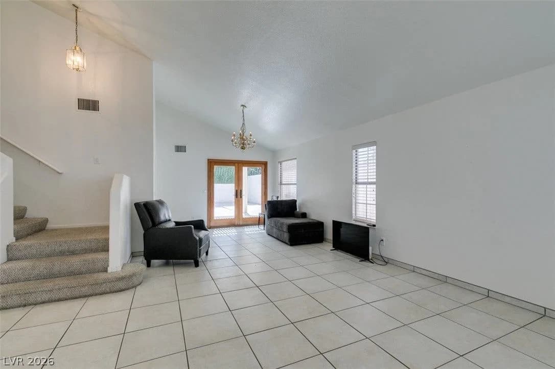 534 Baldridge Drive photo 3