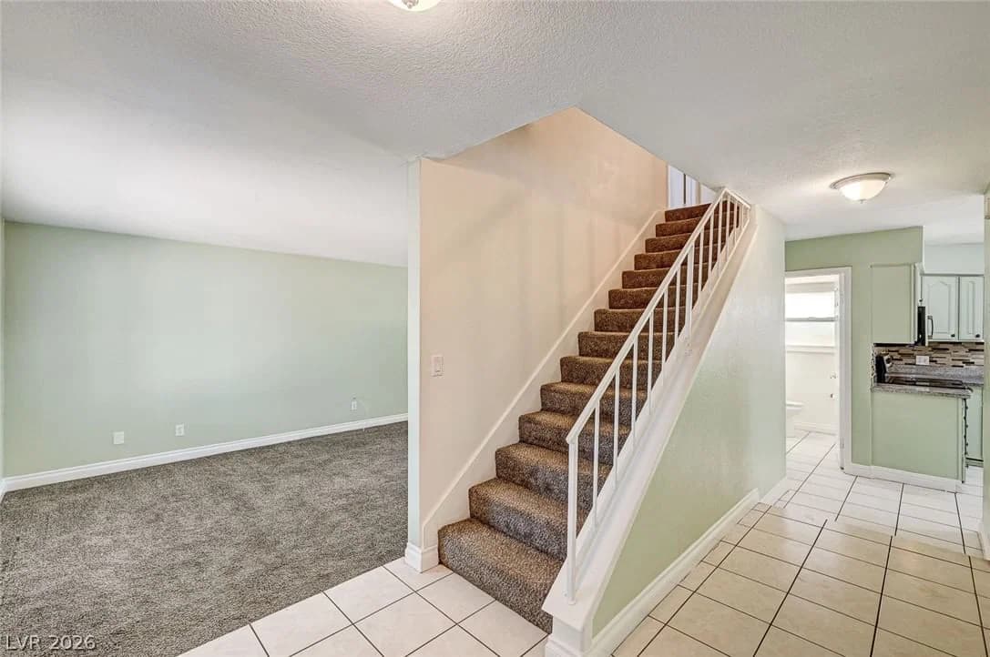 899 Monika Way photo 2